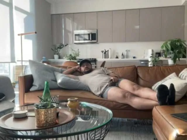 Live sex webcam photo for HungLatino11 #274608707