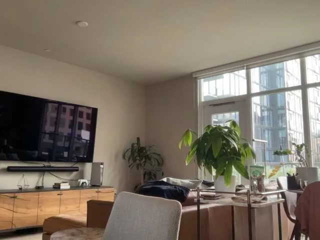 Live sex webcam photo for HungLatino11 #276294092