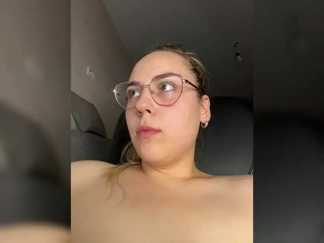 Live sex webcam photo for HungryBunny21 #290165701