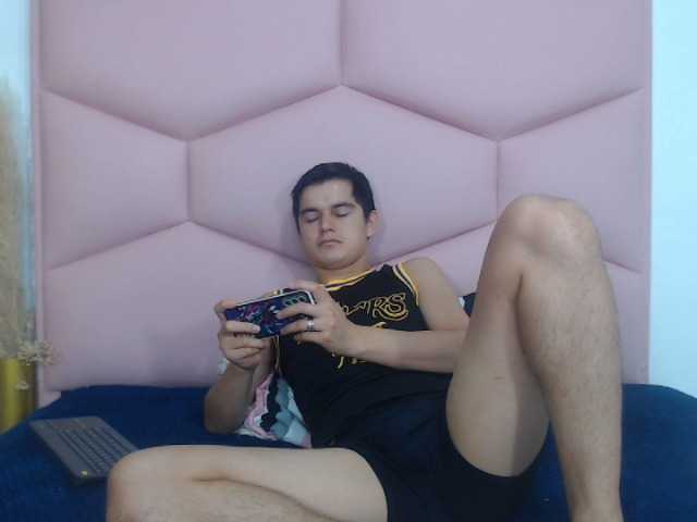 Live sex webcam photo for Huntterboyy #276722493