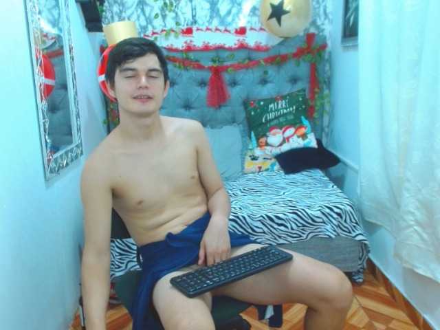 Live sex webcam photo for Huntterboyy #276800171