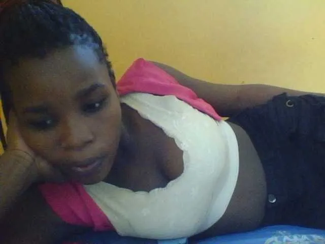Live sex webcam photo for Hypygal #277553594