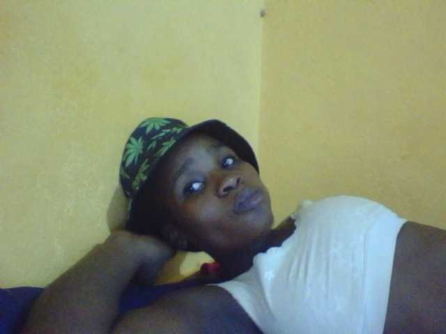 Live sex webcam photo for Hypygal #277563236
