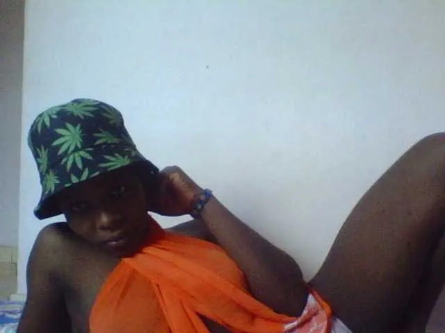 Live sex webcam photo for Hypygal #277629931