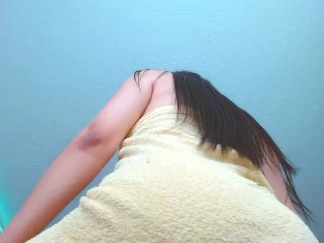 Live sex webcam photo for IAmMichiLove #275576132