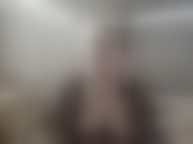 Live sex webcam photo for ILoveToFeelU #294294032