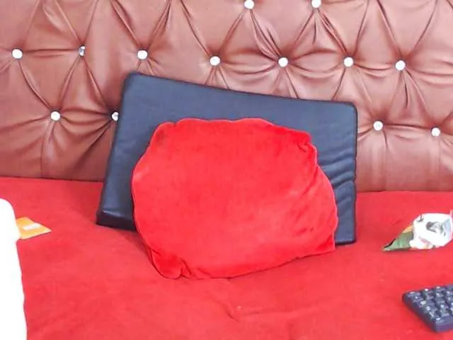 Live sex webcam photo for ISABELLASTAR #274418912