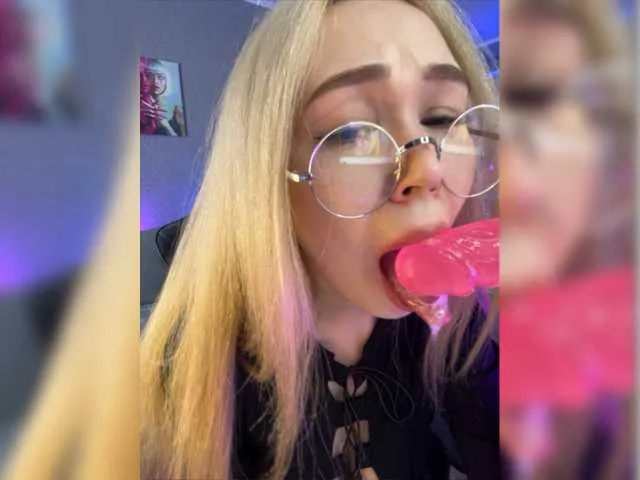 Live sex webcam photo for ITayaa #277530194