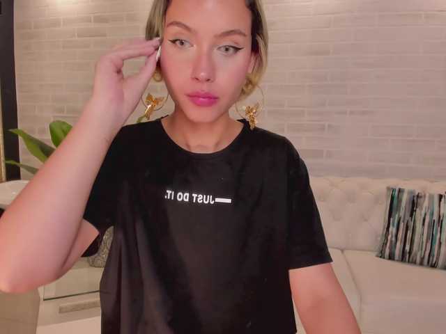 Live sex webcam photo for IbizaX #272470554