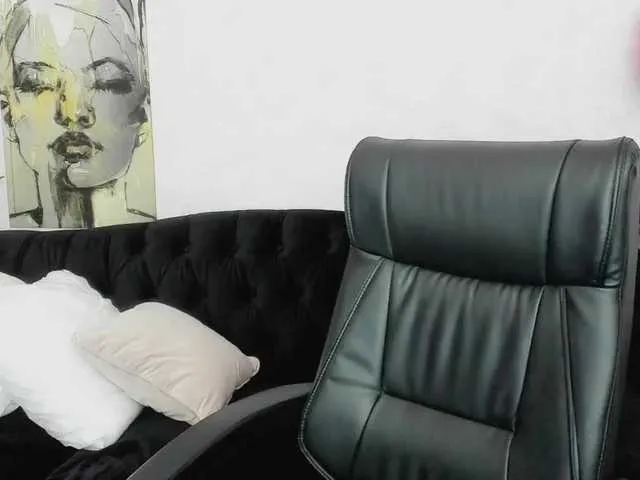 Live sex webcam photo for IceDanielle #272203646