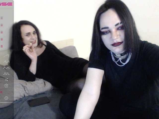 Live sex webcam photo for IcesPiceOne #275627491