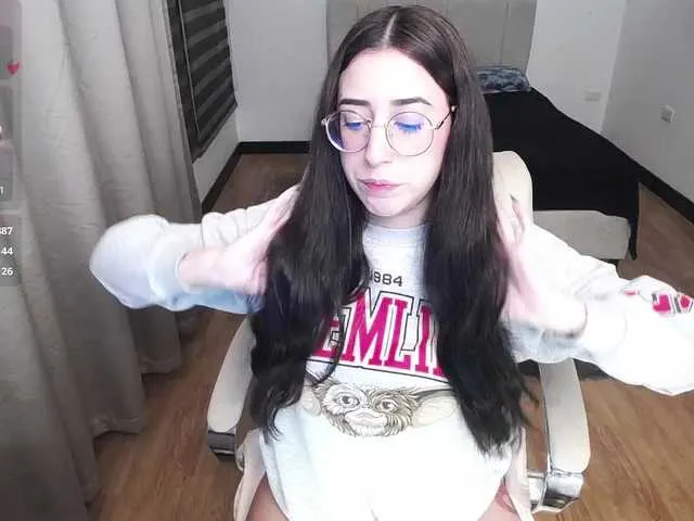 Live sex webcam photo for Im-Kitty #291770900