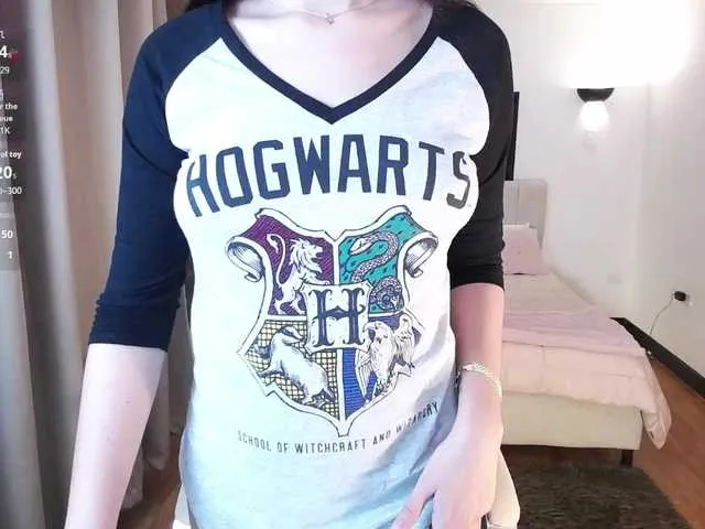 Live sex webcam photo for Im-Kitty #291972097