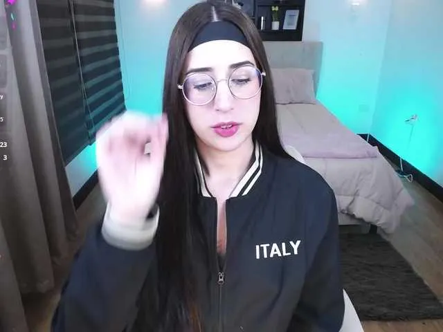 Live sex webcam photo for Im-Kitty #292406815