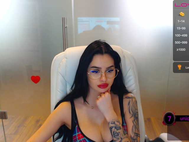 Live sex webcam photo for ImBabyScar #272436647