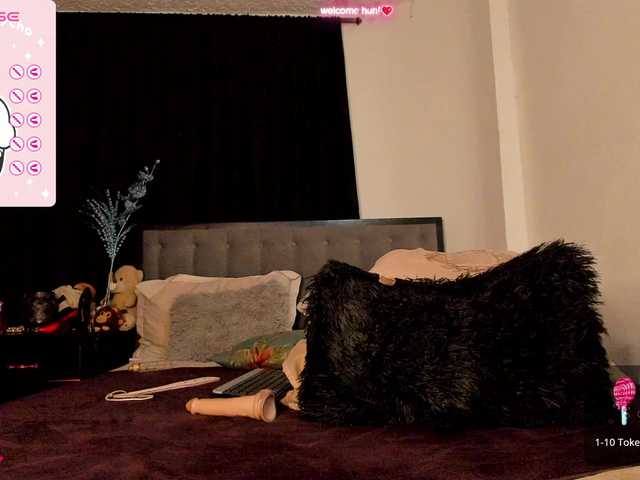 Live sex webcam photo for ImLiaa #276237854