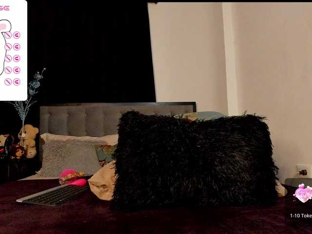 Live sex webcam photo for ImLiaa #276360958