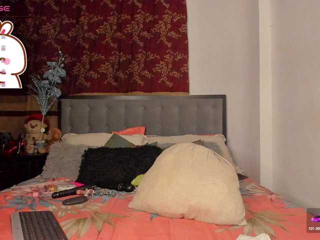 Live sex webcam photo for ImLiaa #277505144