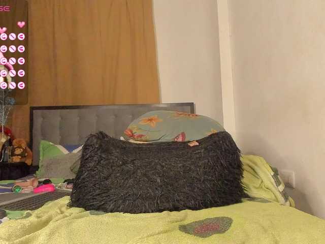 Live sex webcam photo for ImLiaa #277841923