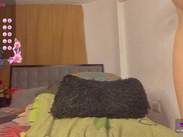 Live sex webcam photo for ImLiaa #278061385