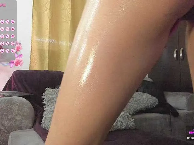 Live sex webcam photo for ImLiaa #288935583