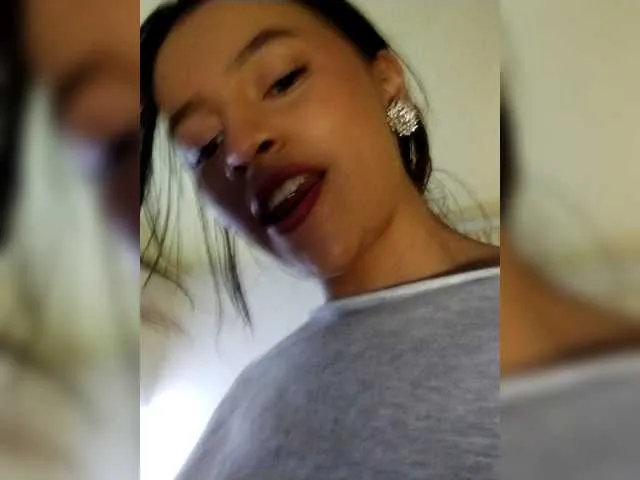 Live sex webcam photo for ImLiaa #291958054