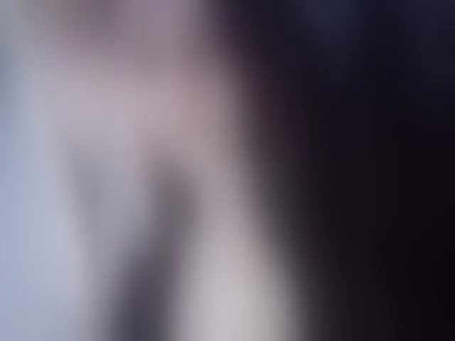 Live sex webcam photo for ImLiaa #293621980