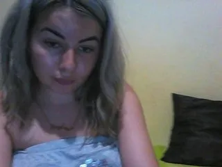 Live sex webcam photo for Imagicgirl98 #161963412