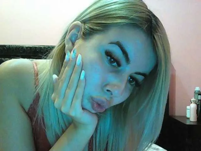 Live sex webcam photo for Imagicgirl98 #272867329