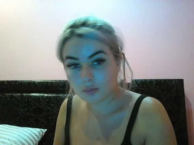 Live sex webcam photo for Imagicgirl98 #274086315