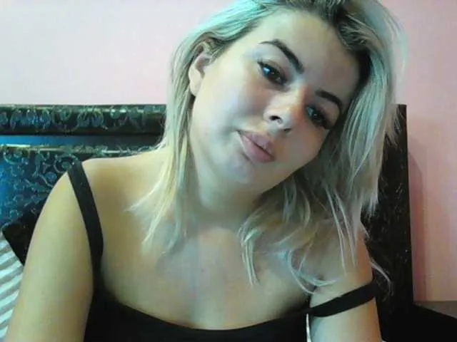Live sex webcam photo for Imagicgirl98 #274364643