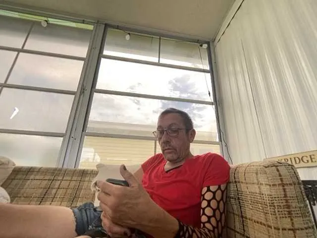 Live sex webcam photo for Imaloonie56 #278171459