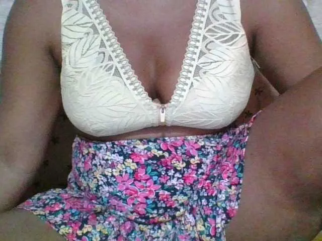Live sex webcam photo for Imanoellah #292211778
