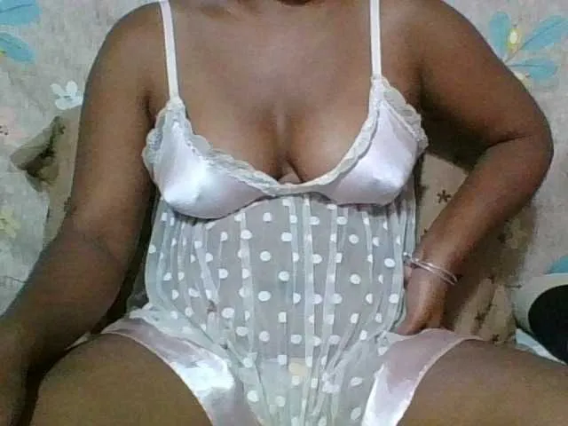Live sex webcam photo for Imanoellah #292233339