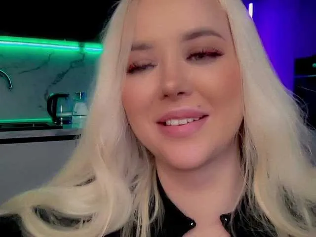 Live sex webcam photo for In-your-fucking-mind #290552860
