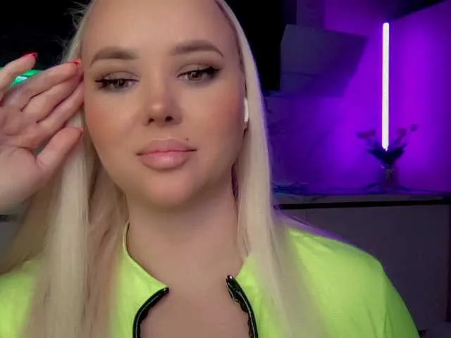 Live sex webcam photo for In-your-fucking-mind #290958937