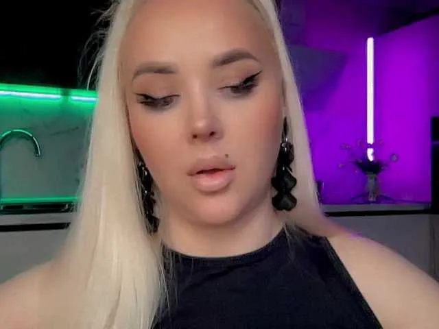 Live sex webcam photo for In-your-fucking-mind #291233767