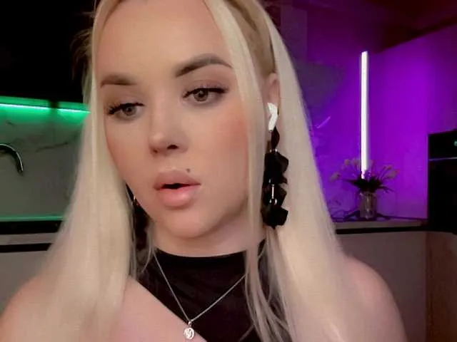 Live sex webcam photo for In-your-fucking-mind #291358789