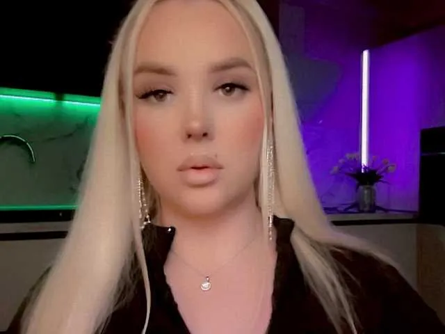 Live sex webcam photo for In-your-fucking-mind #291399343