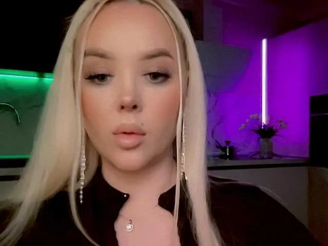 Live sex webcam photo for In-your-fucking-mind #291410074