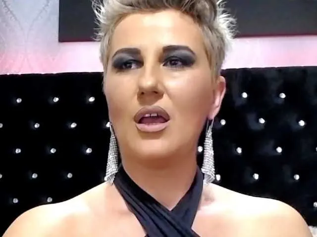 Live sex webcam photo for InannaIshtar1 #273664254