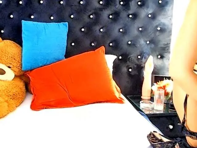 Live sex webcam photo for InannaIshtar1 #275783024