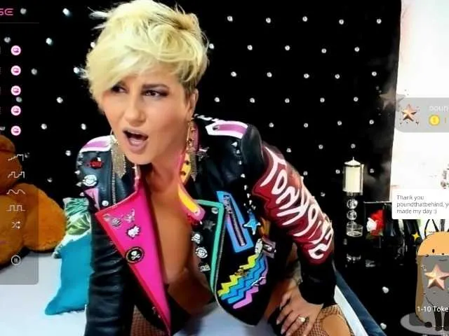 Live sex webcam photo for InannaIshtar1 #276107456