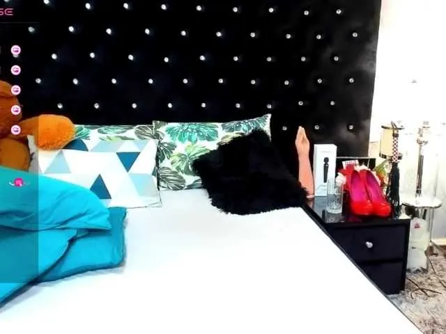 Live sex webcam photo for InannaIshtar1 #276285171