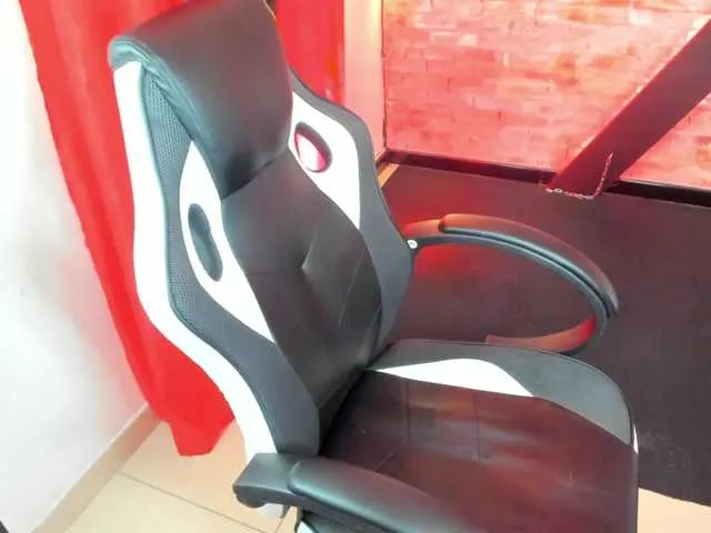 Live sex webcam photo for Inaradelrey #272380071