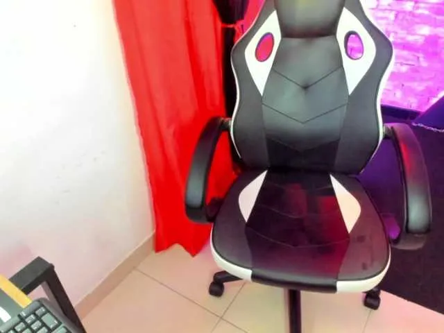 Live sex webcam photo for Inaradelrey #272404038