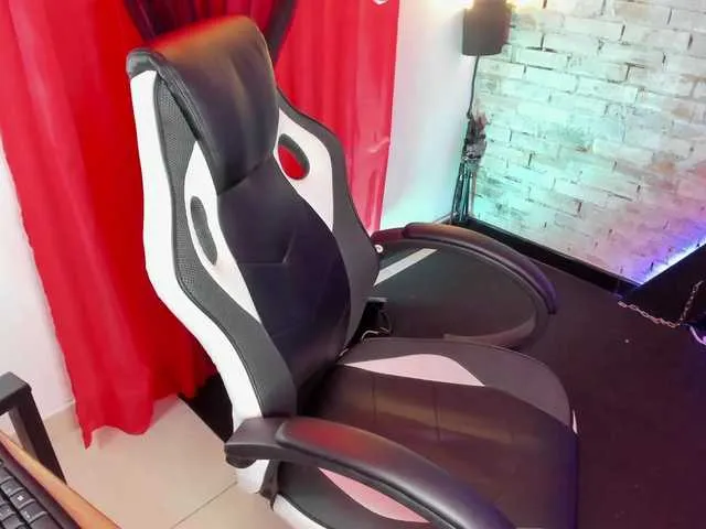 Live sex webcam photo for Inaradelrey #272717513