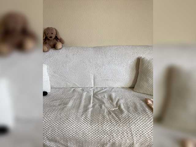 Live sex webcam photo for Incredible123 #276113506