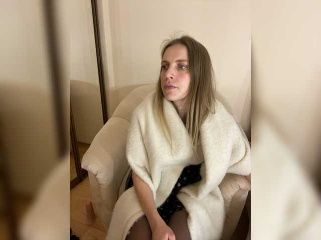 Live sex webcam photo for Incredible123 #277030805