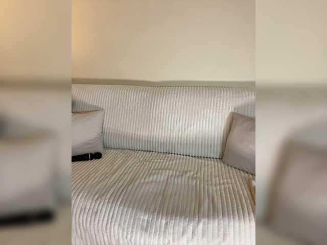 Live sex webcam photo for Incredible123 #277058587